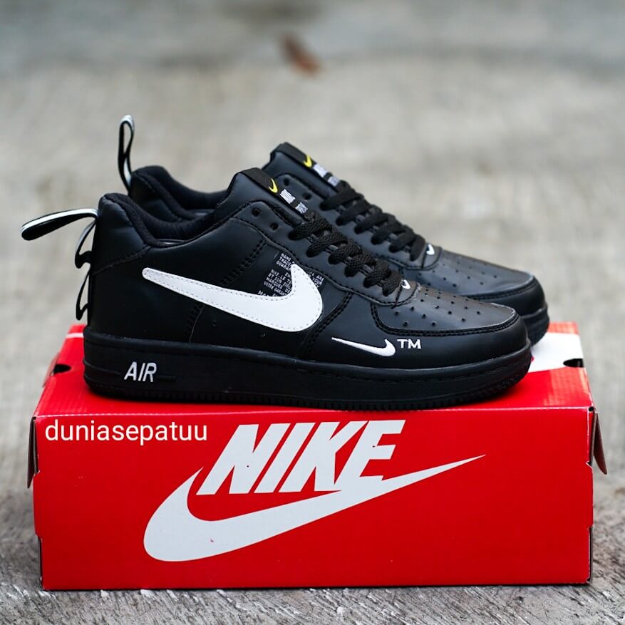 Sepatu Sneakers Wanita & Pria Nike Air Force 1 One Utility Black Fashion Casual
