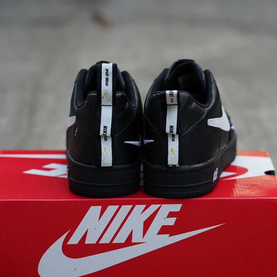 Sepatu Sneakers Wanita & Pria Nike Air Force 1 One Utility Black Fashion Casual